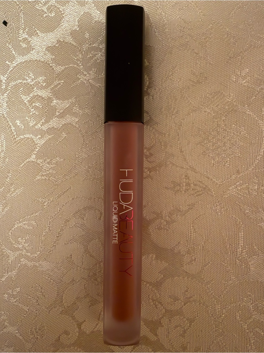 Huda Beauty Liquid Matte Ultra-Comfort Transfer-Proof Queen of Sheba